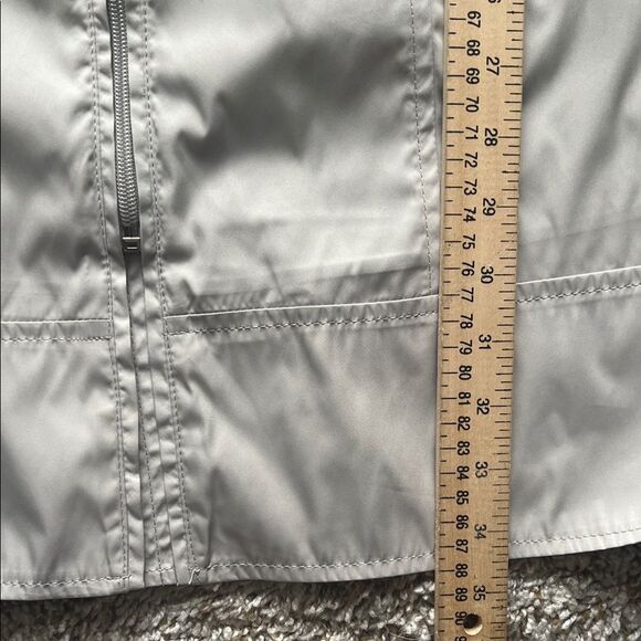 Like New! Cole Haan Light Gray Hooded Packable Rain Jacket Pockets Cinch Waist S - Picture 12 of 16